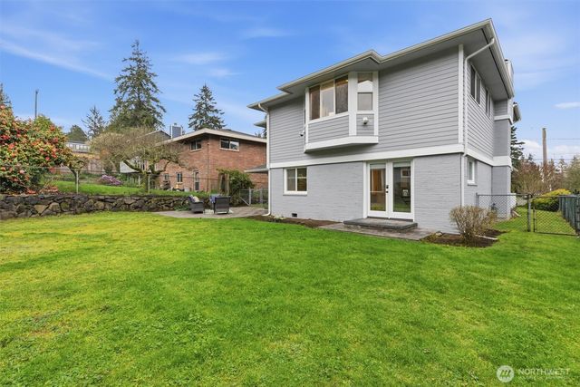 320 NW 110th Street, Seattle, WA 98177