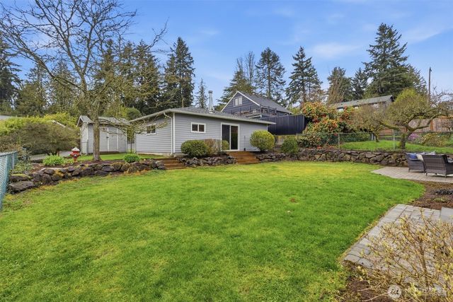 320 NW 110th Street, Seattle, WA 98177