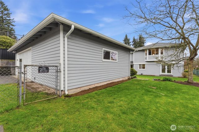 320 NW 110th Street, Seattle, WA 98177