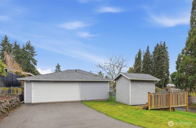 320 NW 110th Street, Seattle, WA 98177