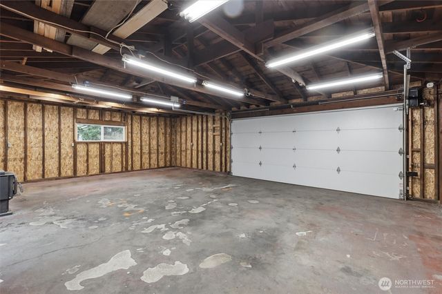 320 NW 110th Street, Seattle, WA 98177