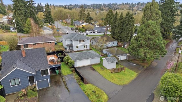 320 NW 110th Street, Seattle, WA 98177