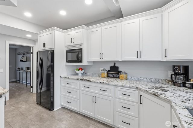 320 NW 110th Street, Seattle, WA 98177