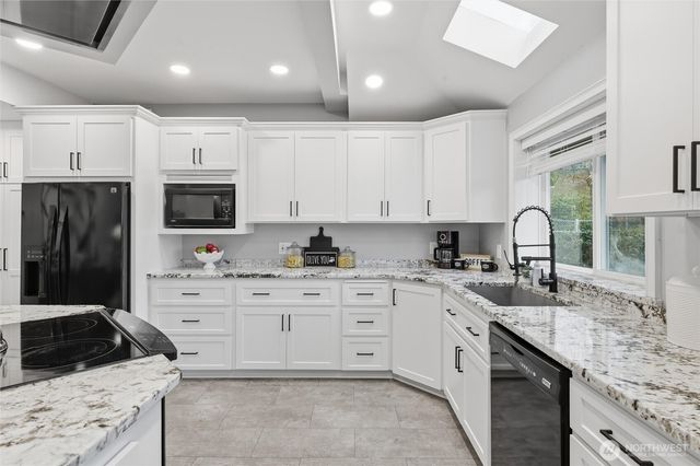 320 NW 110th Street, Seattle, WA 98177