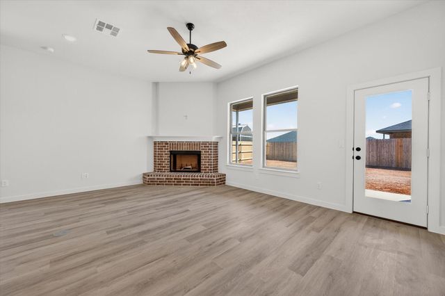 809 E 30th Street, Wolfforth, TX 79382