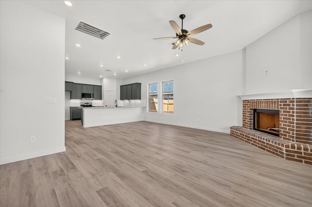 809 E 30th Street, Wolfforth, TX 79382