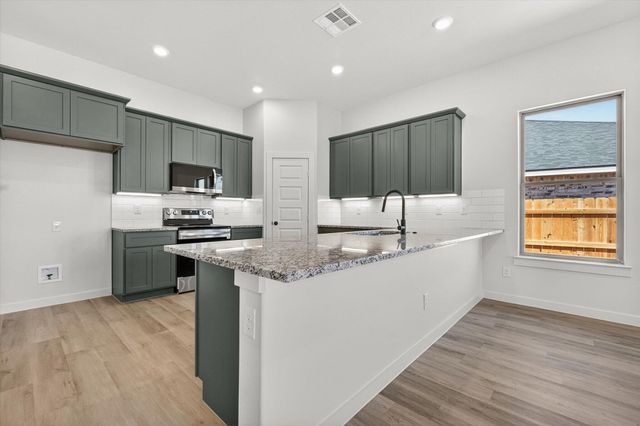 809 E 30th Street, Wolfforth, TX 79382