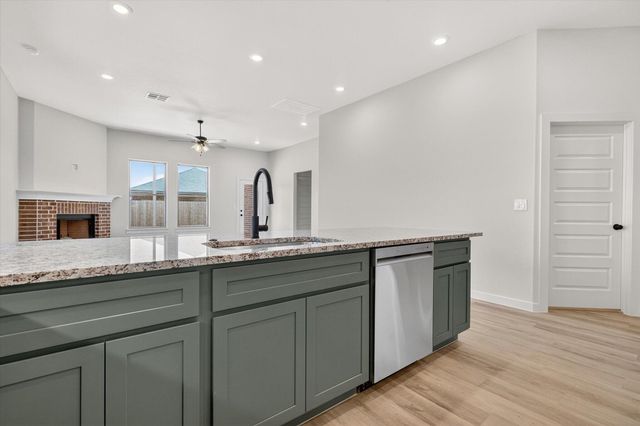 809 E 30th Street, Wolfforth, TX 79382