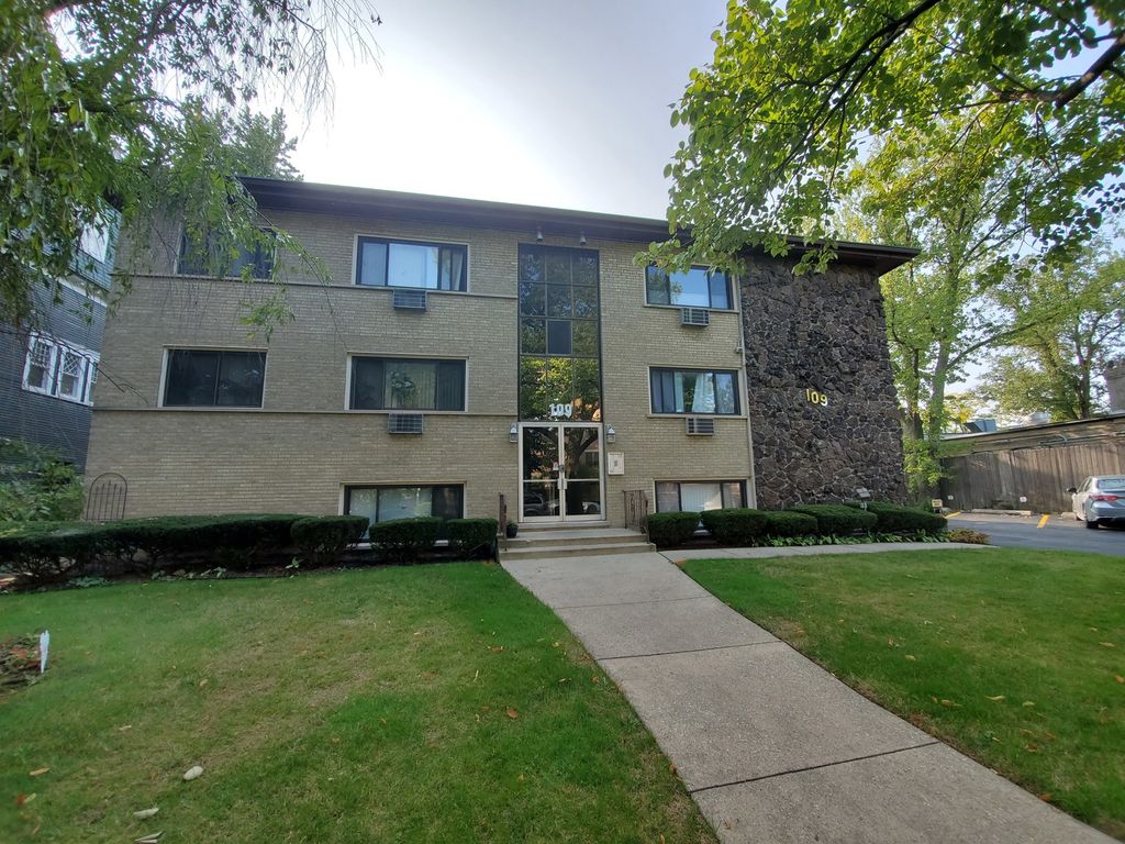 109 S Elmwood Avenue 23, Oak Park, IL 60302