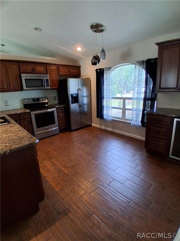 2854 W Castania Drive, Citrus Springs, FL 34434