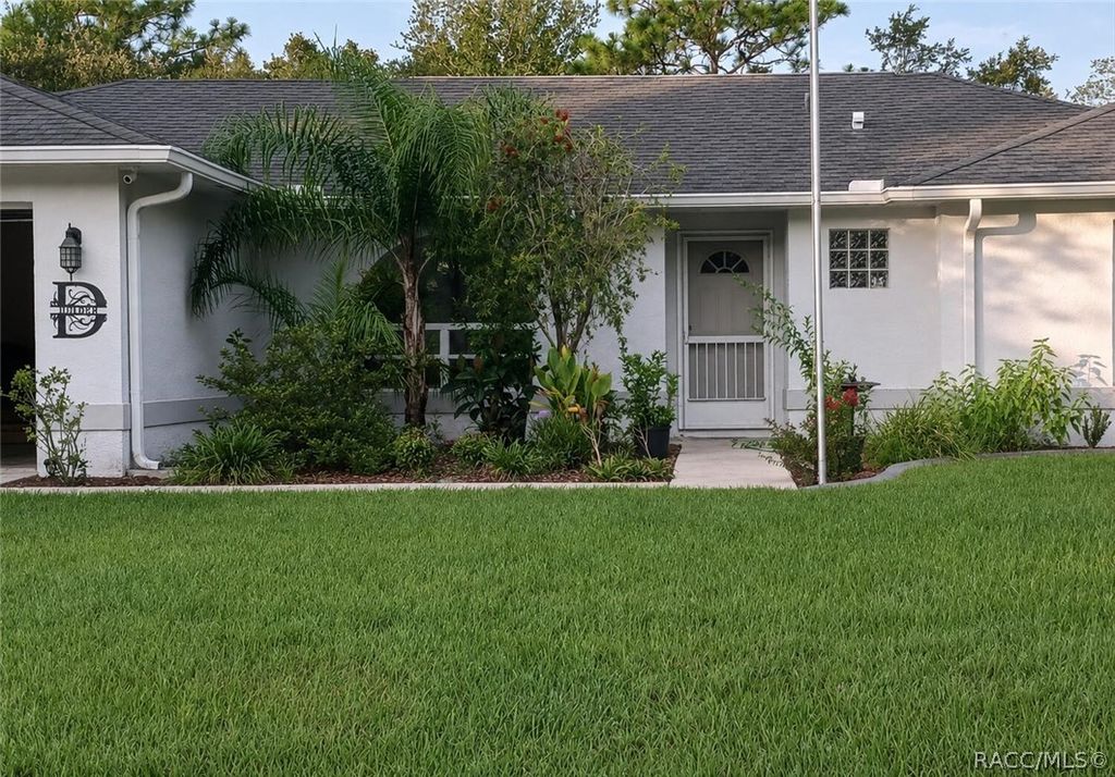 2854 W Castania Drive, Citrus Springs, FL 34434