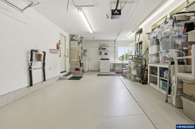 2049 W Hayes St, Woodburn, OR 97071