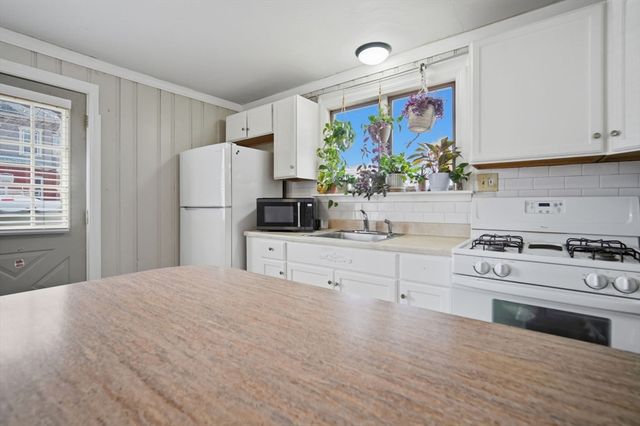 77 Locust Street, Holyoke, MA 01040