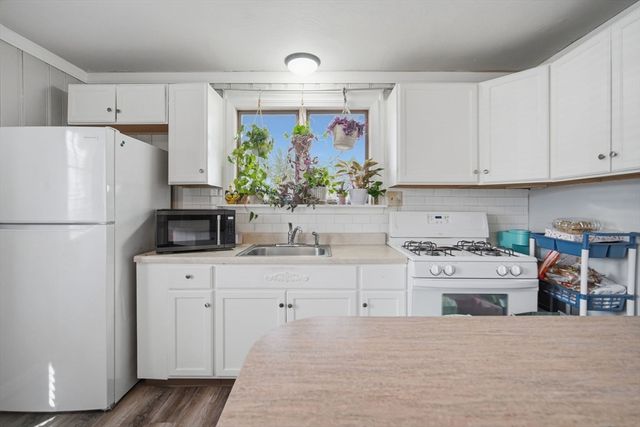 77 Locust Street, Holyoke, MA 01040