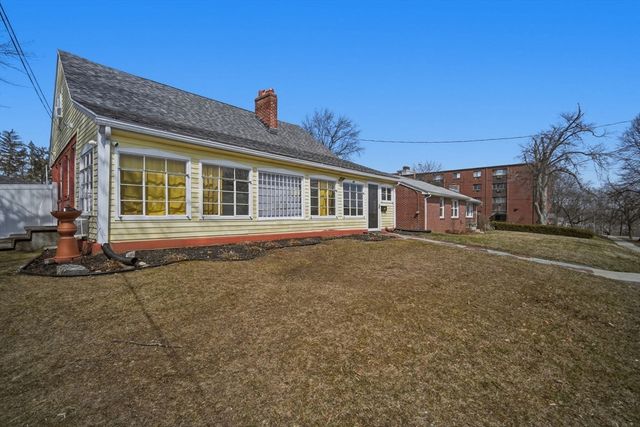 77 Locust Street, Holyoke, MA 01040