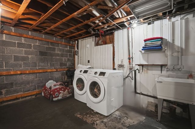 77 Locust Street, Holyoke, MA 01040