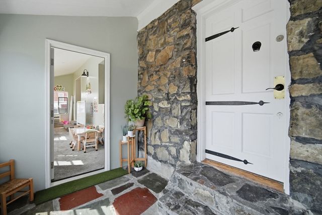 77 Locust Street, Holyoke, MA 01040