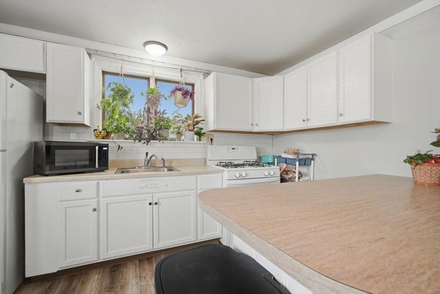 77 Locust Street, Holyoke, MA 01040