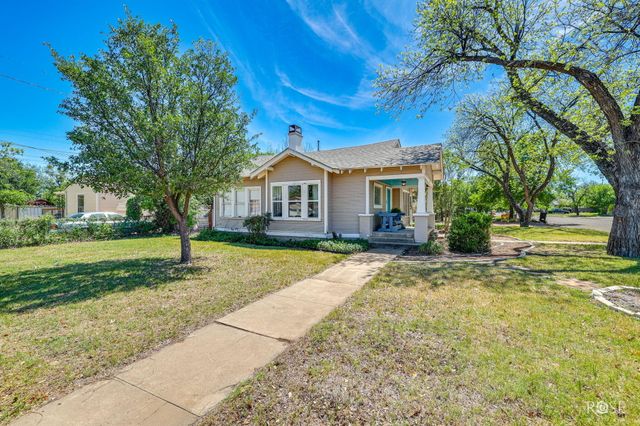 222 N Monroe Street, San Angelo, TX 76901