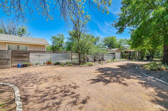 222 N Monroe Street, San Angelo, TX 76901