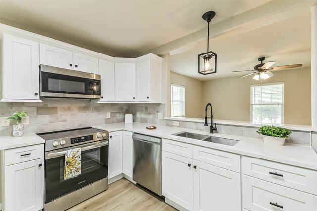 1799 League Line Road 5, Conroe, TX 77304