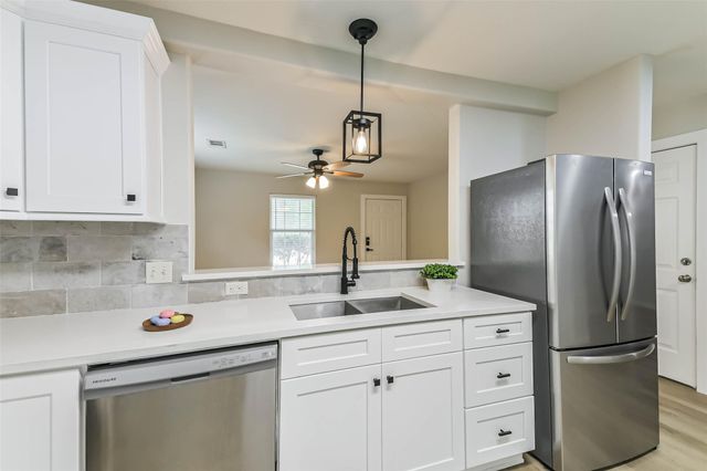 1799 League Line Road 5, Conroe, TX 77304