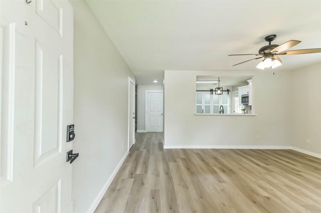 1799 League Line Road 5, Conroe, TX 77304