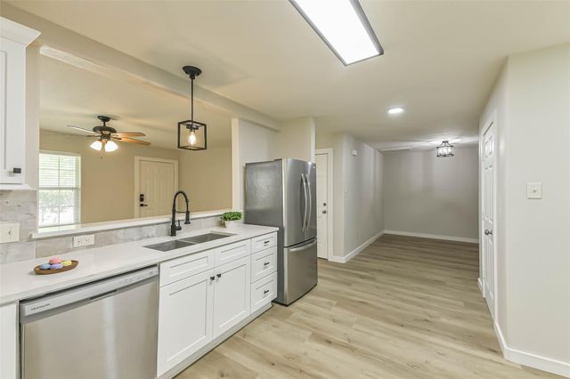 1799 League Line Road 5, Conroe, TX 77304