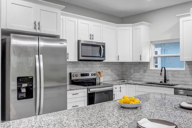 85 DELMONTE Street, Baldwin, FL 32234