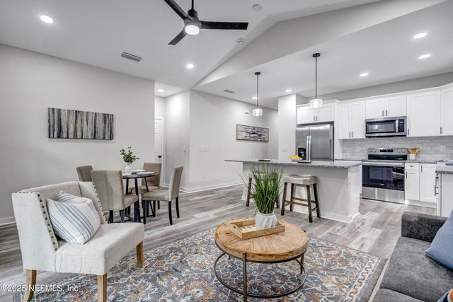 85 DELMONTE Street, Baldwin, FL 32234