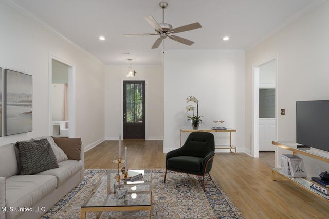 46 Canal Drive, Hattiesburg, MS 39402