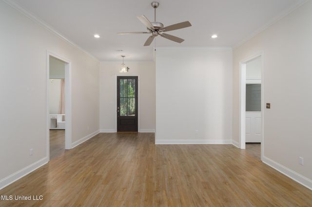 46 Canal Drive, Hattiesburg, MS 39402