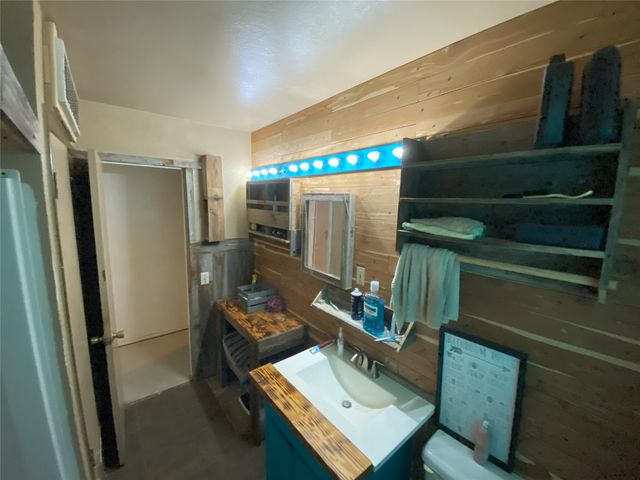705 Pillar Street, Bowie, TX 76230