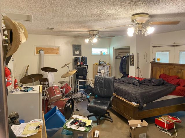 705 Pillar Street, Bowie, TX 76230