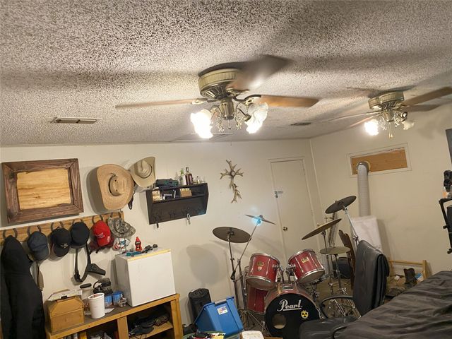 705 Pillar Street, Bowie, TX 76230