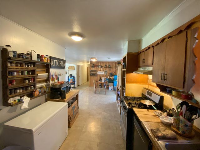 705 Pillar Street, Bowie, TX 76230