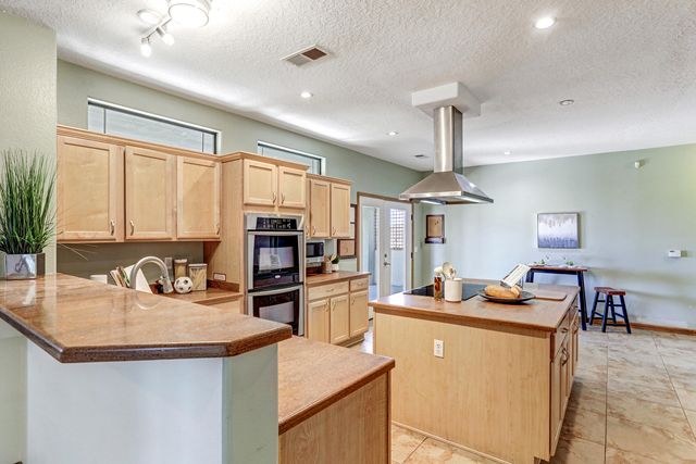 508 Albor Circle NE, Rio Rancho, NM 87124