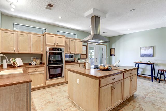 508 Albor Circle NE, Rio Rancho, NM 87124