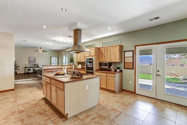 508 Albor Circle NE, Rio Rancho, NM 87124