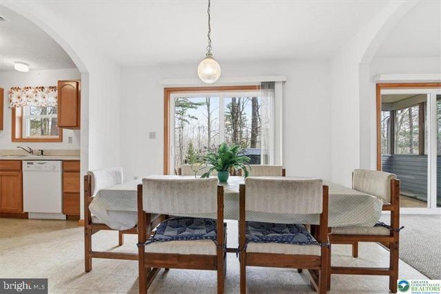 7225 WINNEBAGO DR, Pocono Lake, PA 18347