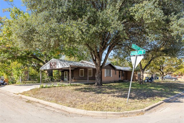 605 Valley View Drive, Brownwood, TX 76801