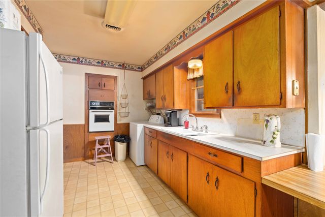 605 Valley View Drive, Brownwood, TX 76801