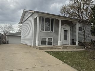 16242 92nd Avenue, Orland Hills, IL 60487