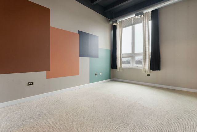 4131 W Belmont Avenue 402, Chicago, IL 60641