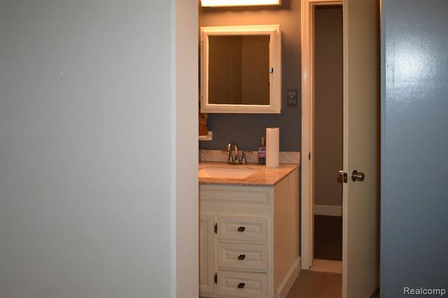 26103 Palmer Boulevard, Madison Heights, MI 48071