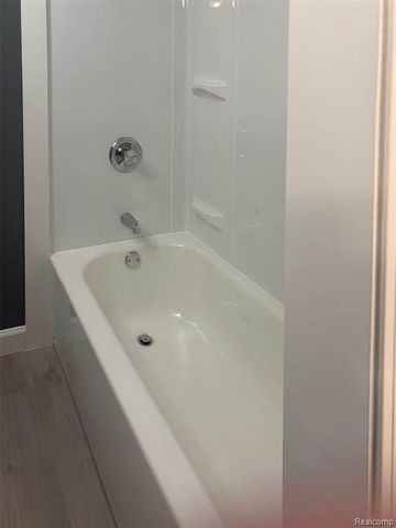 26103 Palmer Boulevard, Madison Heights, MI 48071