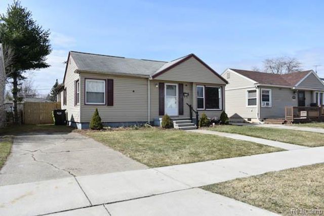 26103 Palmer Boulevard, Madison Heights, MI 48071
