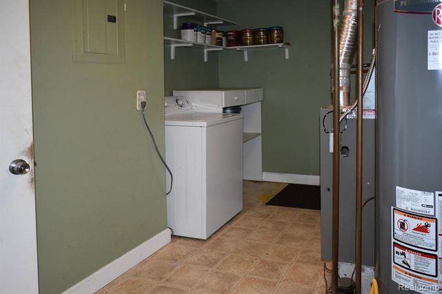 26103 Palmer Boulevard, Madison Heights, MI 48071