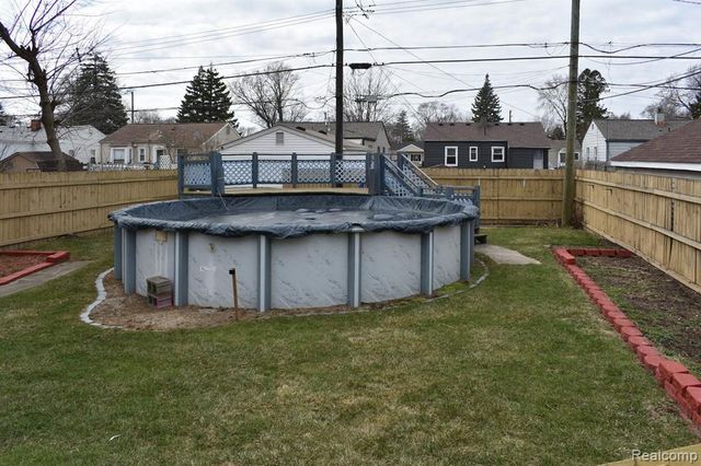 26103 Palmer Boulevard, Madison Heights, MI 48071