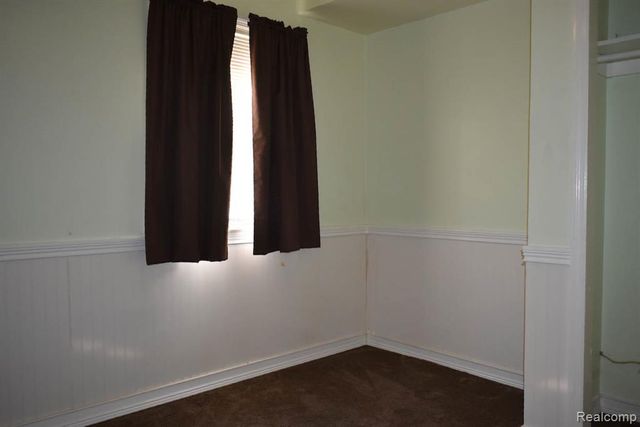 26103 Palmer Boulevard, Madison Heights, MI 48071